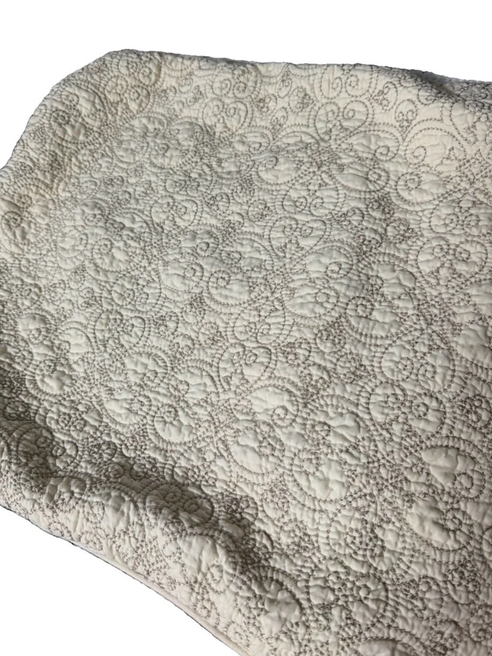 Royal Heritage Home Cream Quilted Pillow Sham Swirl Stitching 100% Cotton 20”x26